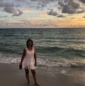 Meet your Posher, Sharon